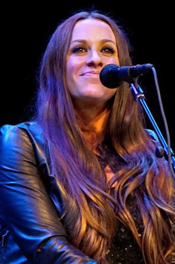 About Alanis Morissette: Age, Biography, Net Worth, Height, and Fun Fact