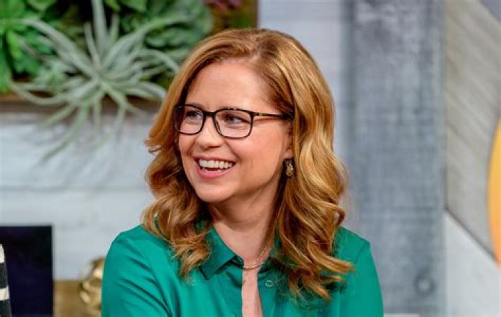 About Jenna Fischer’s Wealth
