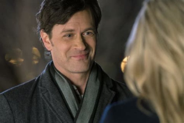 About Tom Everett Scott