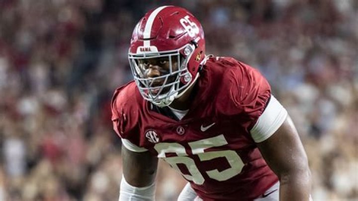 Alabama right tackle JC Latham announces plans to enter the NFL draft
