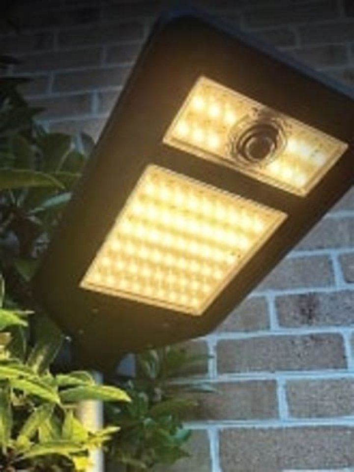 ALDI special buy Casalux Solar LED street light recalled over batteries exploding