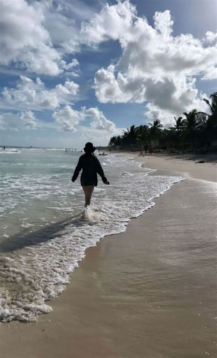 Alex Scott goes Instagram official with girlfriend Jess Glynne with photos from sun-soaked holiday