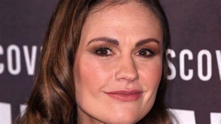Anna Paquin - Biography | HELLO!