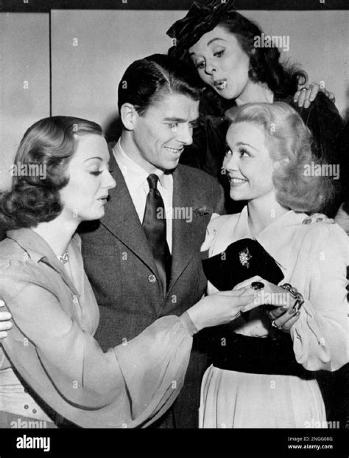 Arleen Whelan – Biography, History, Age, Weight, Height, Relationships