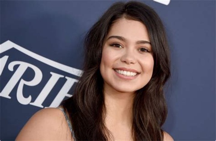 Auli’i Cravalho bio: net worth, age, height, weight, boyfriend, dating, kids