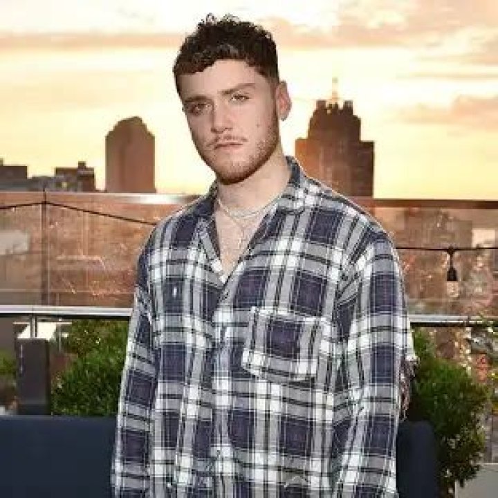 Bazzi – Singer Biography, Age, Height, Net Worth, Facts