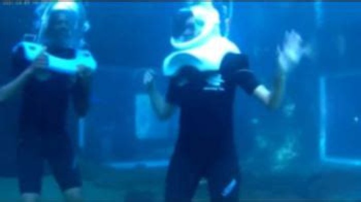 BBNaija’s Omashola proposes to his girlfriend underwater (video)