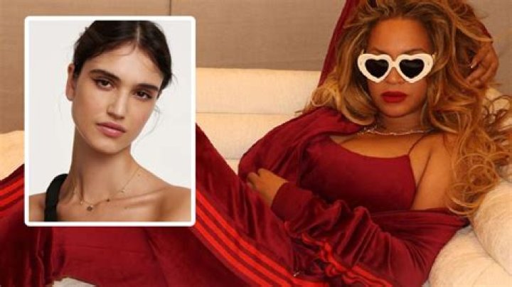 Beyoncé's delicate bee necklace created a buzz - and now it's on sale