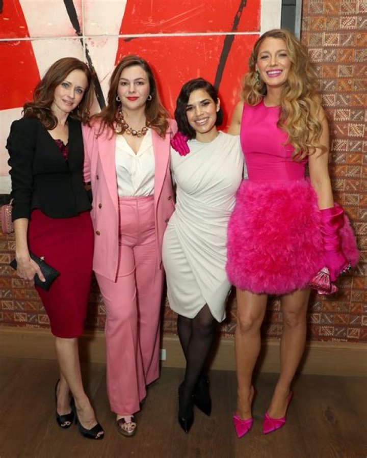 Blake Lively posts sweet tribute to Sisterhood of the Traveling Pants co-stars