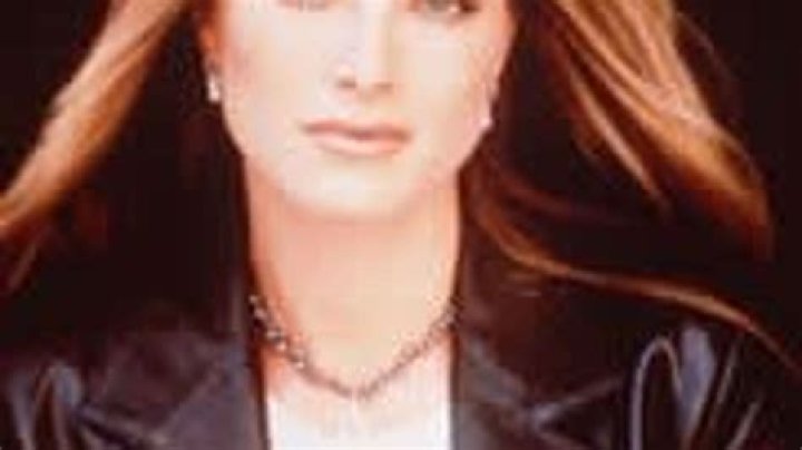 BROOKE SHIELDS EXPECTING HER FIRST CHILD