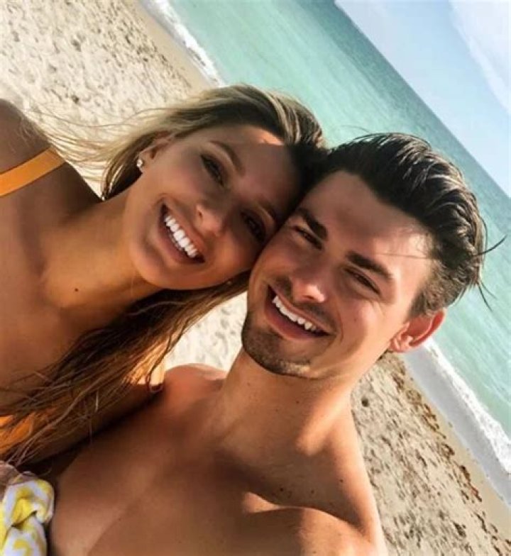 Cara Geswelli- Wiki, Age, Height, Net Worth, Boyfriend, Ethnicity