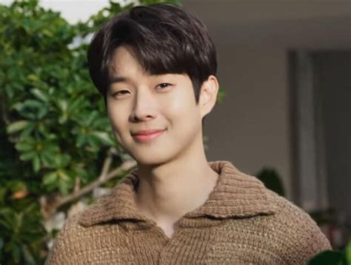 Choi Woo-shik Biography, Career, and Net Worth