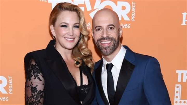 Chris Daughtry is married, who is his wife? His family, height and net worth