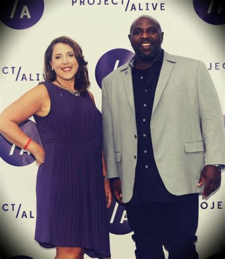 Chris Hogan Wife, Girlfriend, Family, Age, Net worth, Height, Weight, Bio