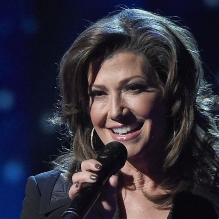 Christian singer Amy Grant postpones tour dates after cycling accident