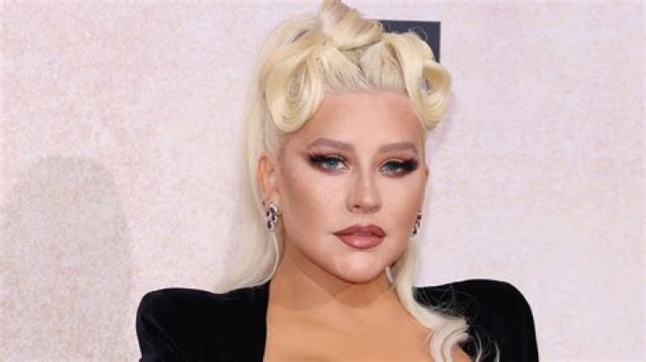 Christina Aguilera makes incredible statement on the red carpet with svelte black velvet gown