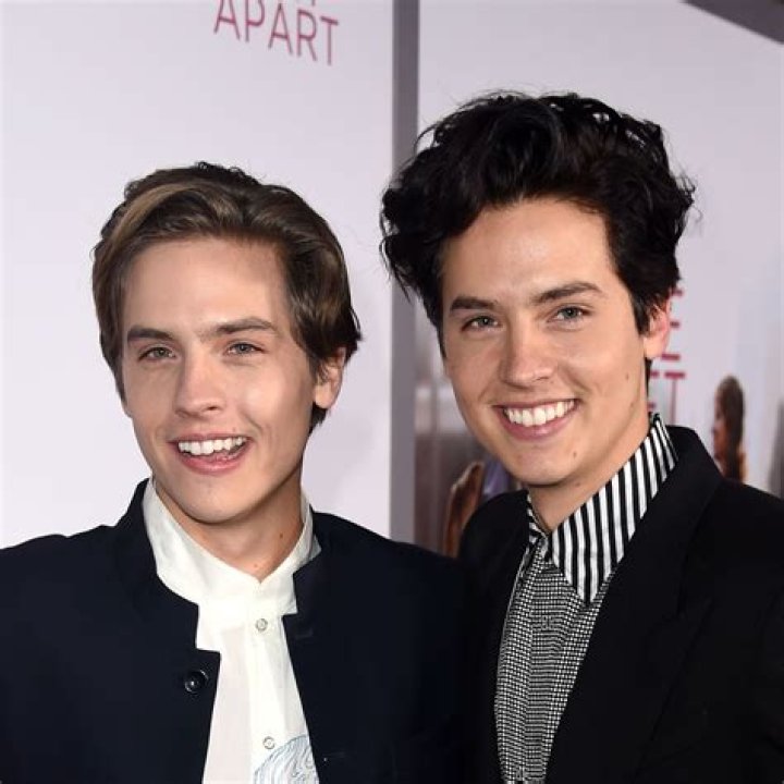 Cole Sprouse Siblings: Who Is Dylan Sprouse?