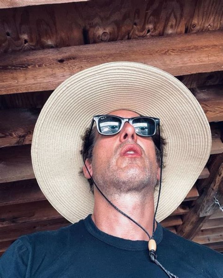 David Muir leaves World News Tonight viewers wondering the same thing after time away - see rare personal photo