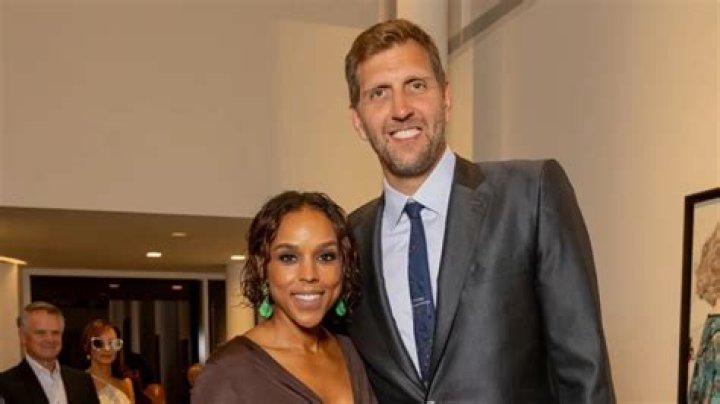 Dirk Nowitzki – biography, wife, children, sister, family, height, house