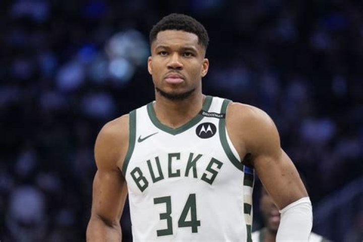 Discovering Giannis Antetokounmpo’s Height: How Tall is He?