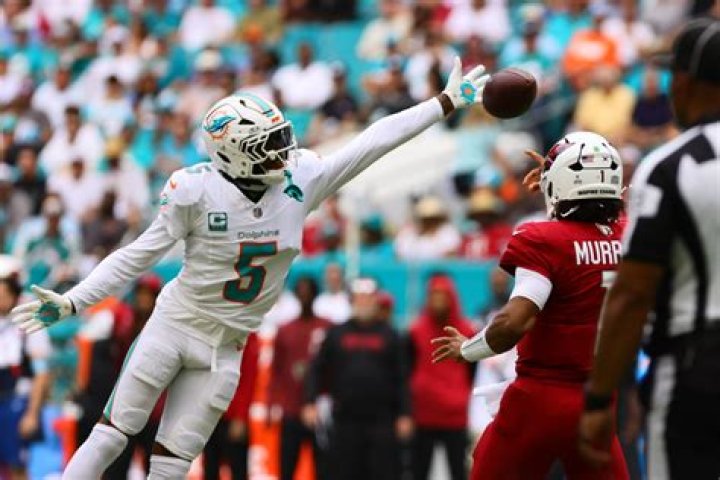 Dolphins cornerback Jalen Ramsey intercepts Pats' Mac Jones in first game back from knee injury
