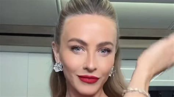 DWTS host Julianne Hough looks unrecognizable in new make-up free photo