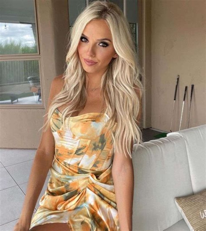 Elise Lobb – Biography, Age, Height, Net worth and Other Facts