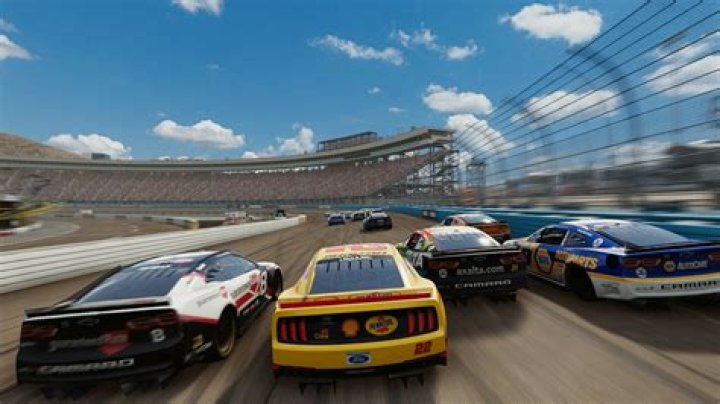 Exploring Nascar Heat 5: Gameplay and Cross-Platform Compatibility