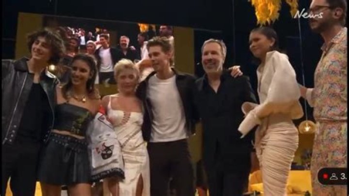 Florence Pugh hit in face by flying object at Brazil Comic Con