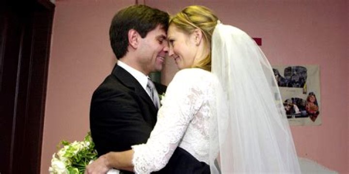 GMA's George Stephanopoulos' wife Ali Wentworth stuns with intimate bed selfie at NY home