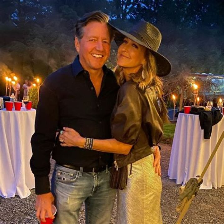 GMA's Lara Spencer highlights radiant glow in waterside celebration with husband Richard McVey