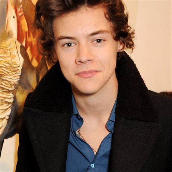 Harry Styles tweets most adorable snapshot of himself as a child