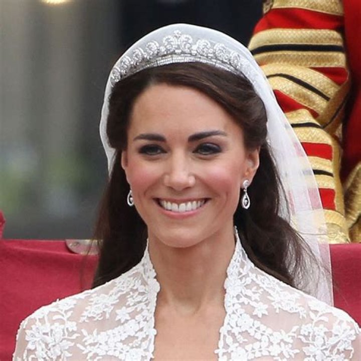 How to do your own wedding makeup: Tips from pros at Charlotte Tilbury, Bobbi Brown and MAC