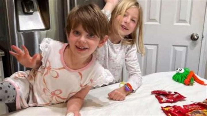 I’m a dietitian and mom. This is what I do with Halloween candy