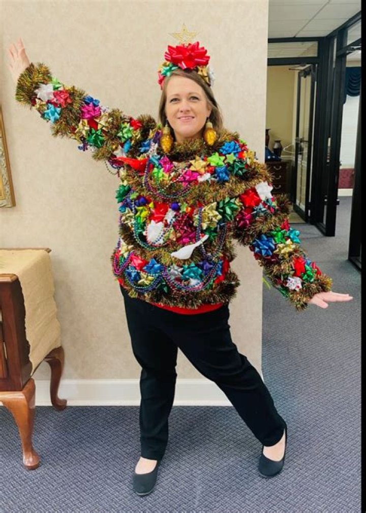 I tried to make an 'ugly Christmas jumper' as chic as possible, here's how it went - see photos