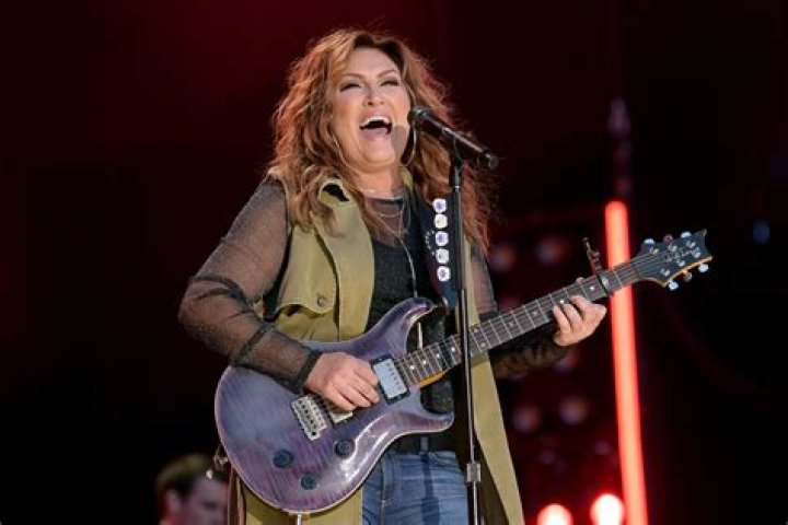 Is Jo Dee Messina Gay? Age, Height, Net Worth