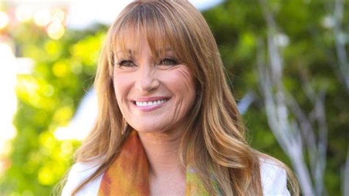 Jane Seymour shocks as she poses alongside lookalike sisters to mark incredible milestone