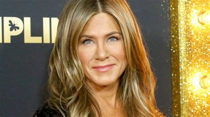 Jennifer Aniston sizzles in silky plunging jumpsuit in unseen photos from emotional reunion