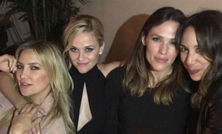 Jennifer Garner gets soaked during hilarious drive-thru mishap