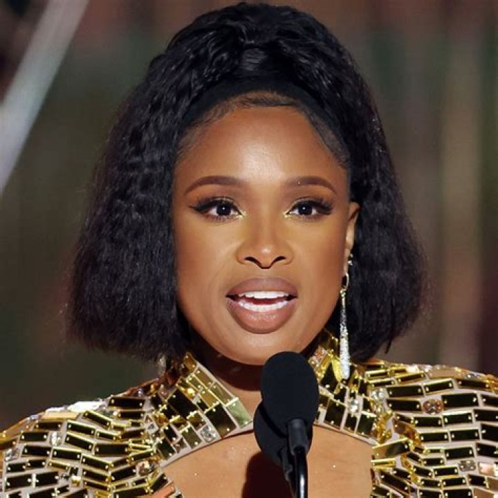 Jennifer Hudson channels Great Gatsby glamour in cut-out gown for celebrity event