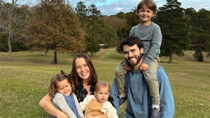 John Luke Robertson Married, Wife, Age, Net Worth, House