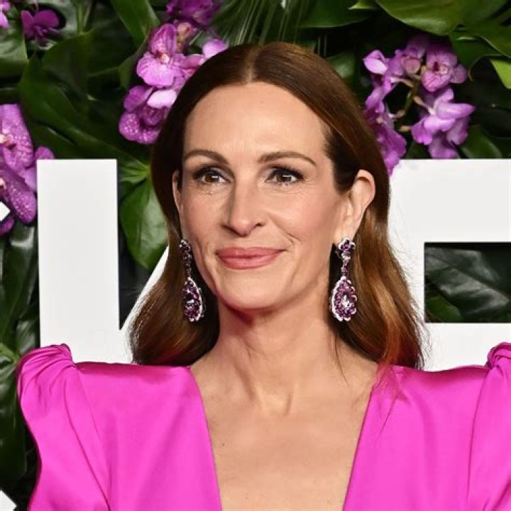 Julia Roberts shows off incredible heart-shaped diamond earrings - prepare to be smitten