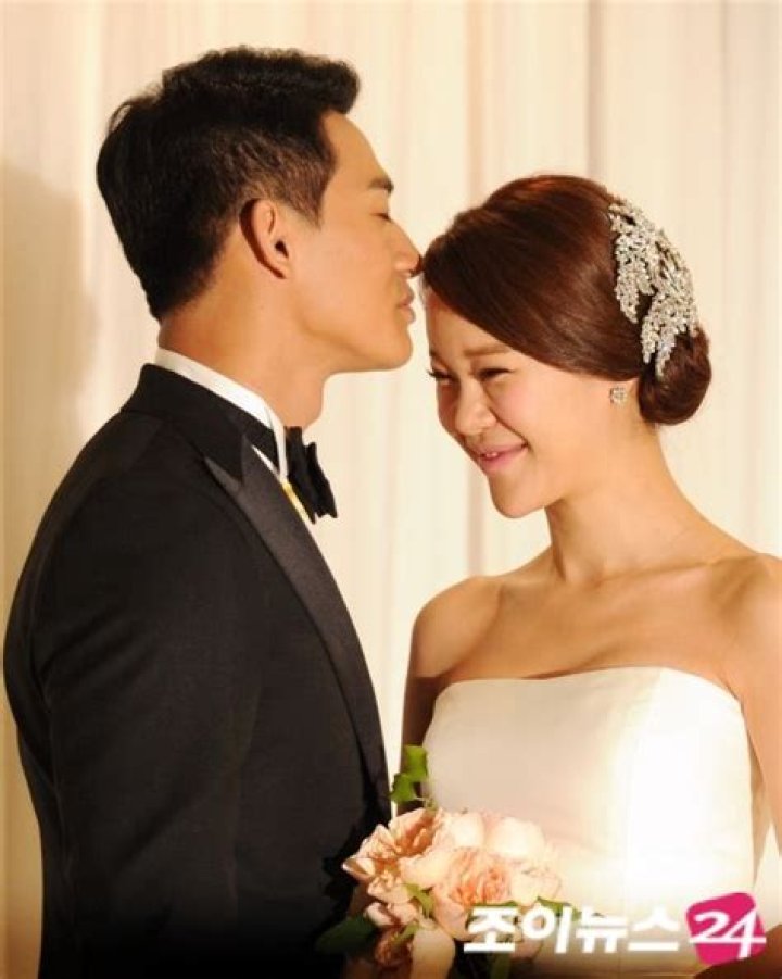 Kang Gary – Bio, Married, Wife, Age, Son, Facts About the Korean Rapper