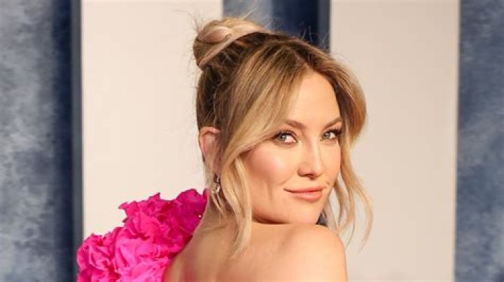 Kate Hudson poses in her bathtub in dynamite new photo – see here
