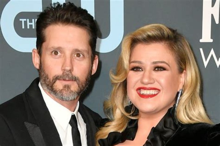 Kelly Clarkson divorce: the staggering monthly sum she's paying ex-husband Brandon Blackstock