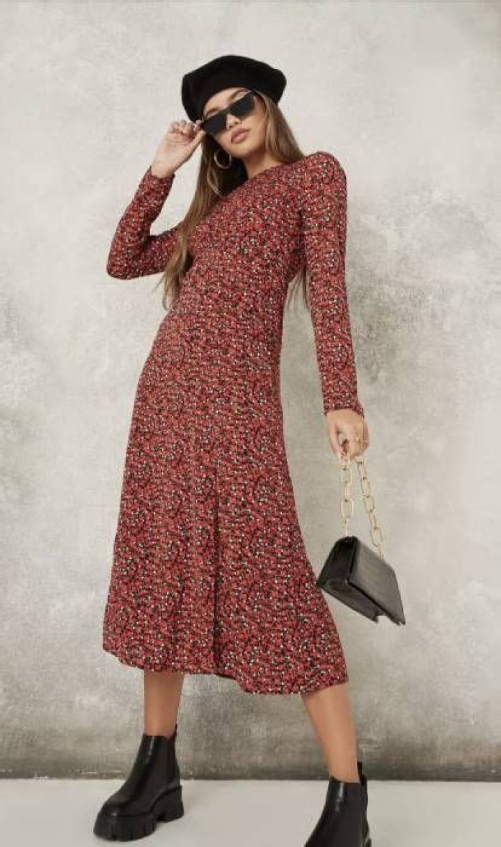 Kelly Ripa’s figure-flattering floral dress has fans saying the same thing