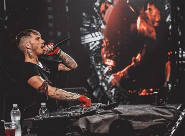 “Kizz Daniel’s isolation” – Shockwaves as OAP Nedu reveals the dark side of the music industry and shares secrets (Video)