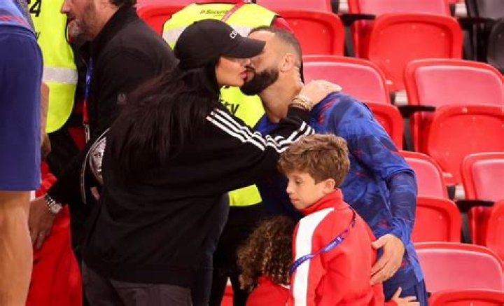 Kyle Walker: Everything you need to know about footballer's two families amid explosive split