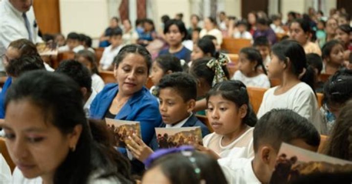 La hermana Craig y la hermana Wright ministran en Centroamérica