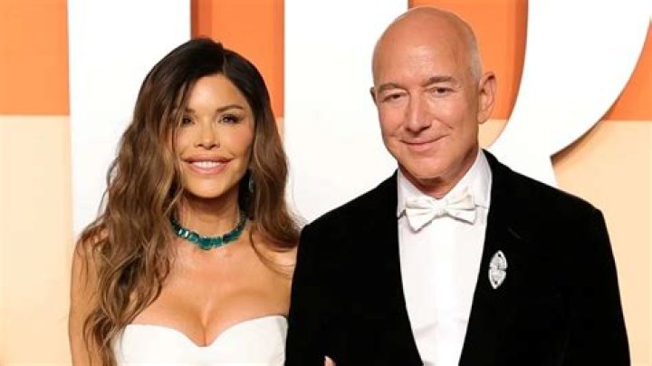 Lauren Sánchez Bio, Family, Career, Boyfriend, History, Measurements